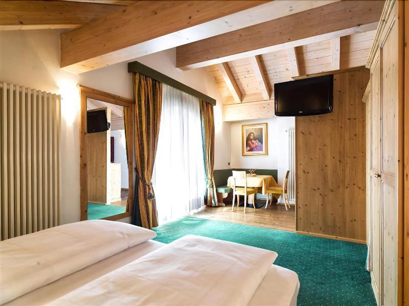 Leading Relax Hotel Maria Моена Екстер'єр фото