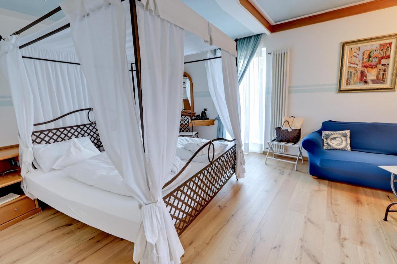 Leading Relax Hotel Maria Моена Екстер'єр фото